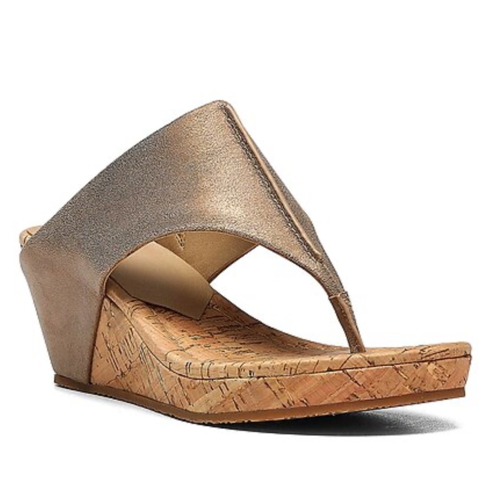 Donald Pliner Gil Leather Sandal
Size: 8.5